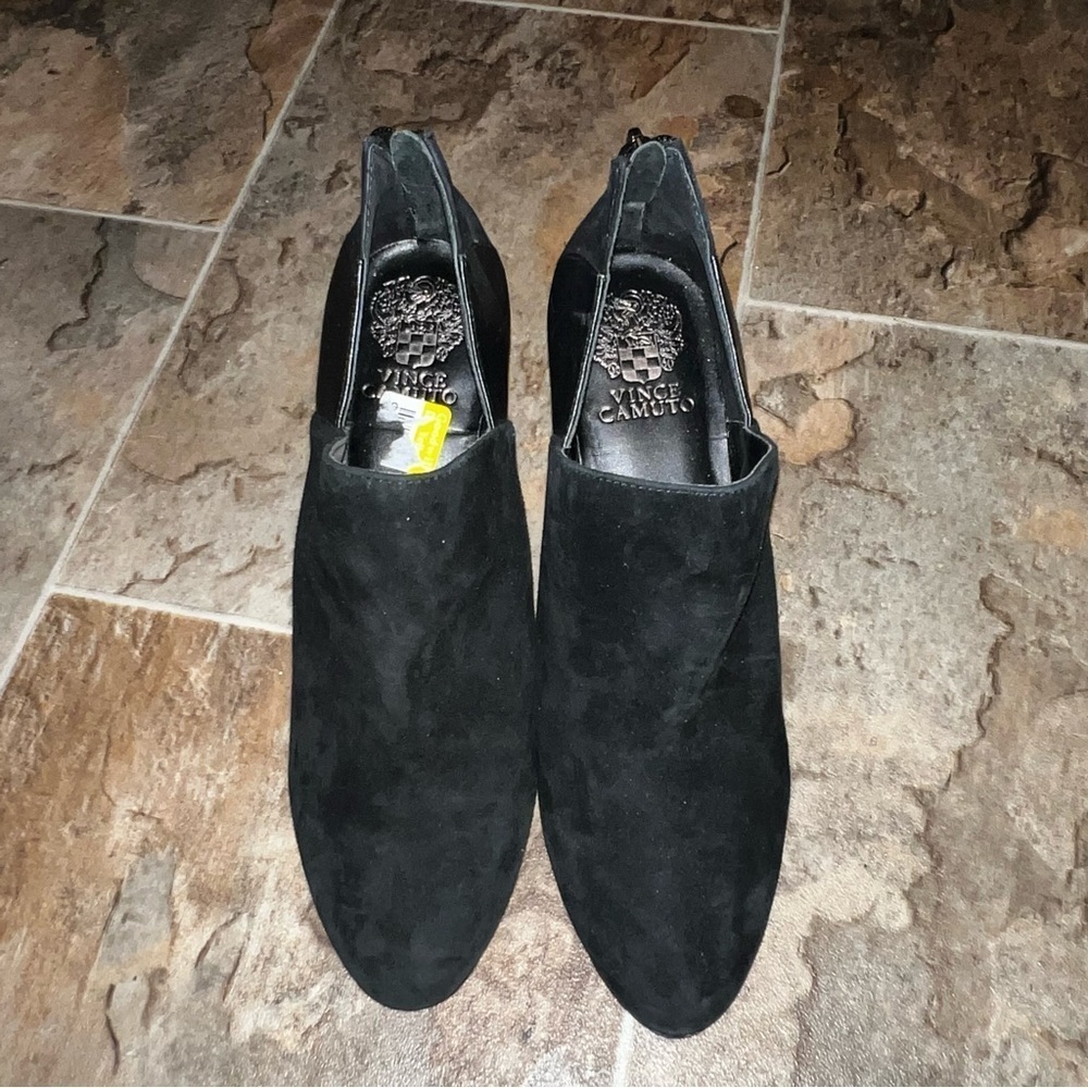 Womens Vince Camuto Vaniesha Black Suede Ankle Heeled Bootie Size 9M/39 - Picture 3 of 14